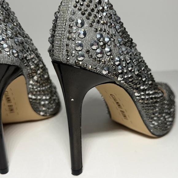 Gianni Bini Silver Heels - Picture 8 of 8